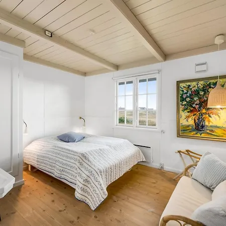 Jamie - 200m From The Sea By Interhome *